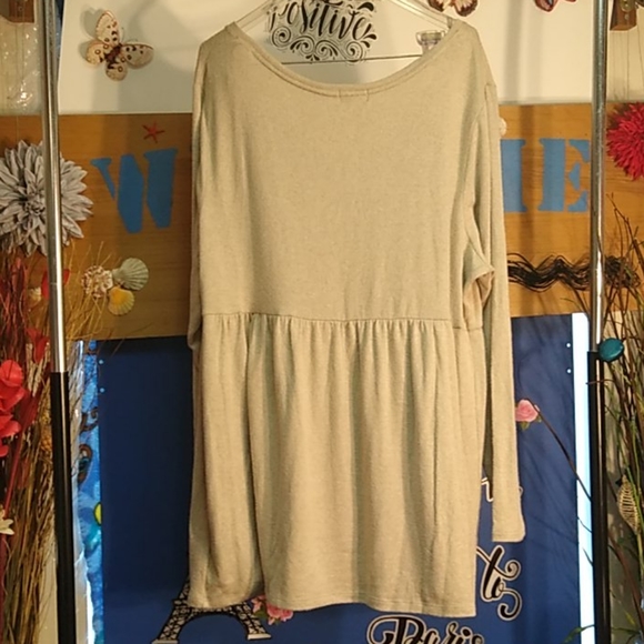 Women's Old Navy Maternity Shirt - Picture 5 of 7